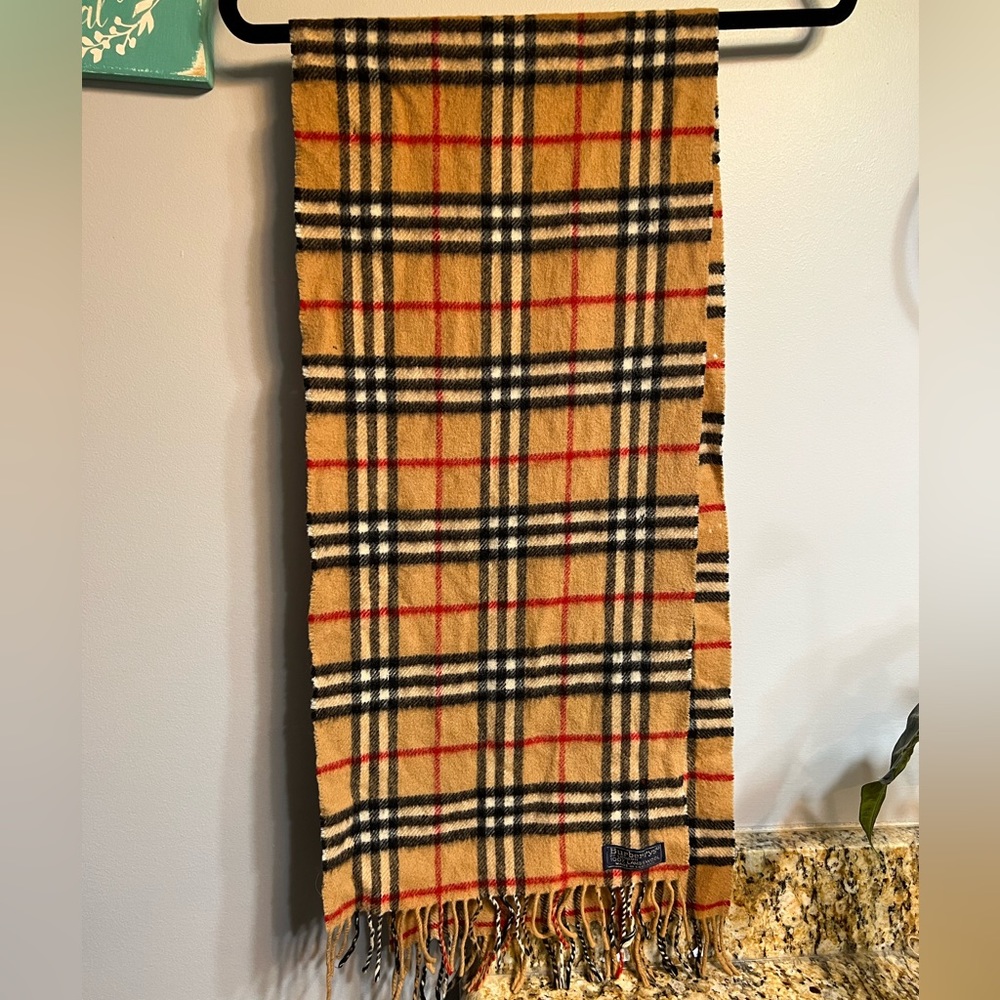 Vintage Authentic Burberry Nova Check lambswool scarf 56x12